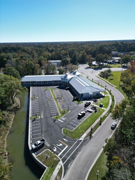 555 Shadowmoss Pkwy, Charleston, SC for lease - Building Photo - Image 1 of 8