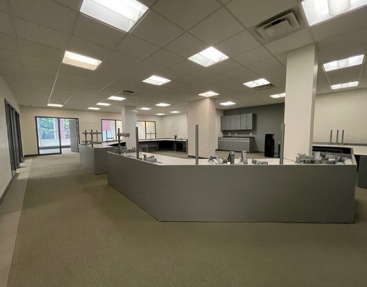 401 E Market St, Charlottesville, VA for lease - Interior Photo - Image 3 of 13