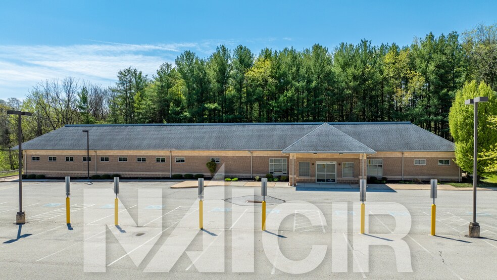 43 S Columbus Ave, Littlestown, PA for sale - Primary Photo - Image 1 of 1