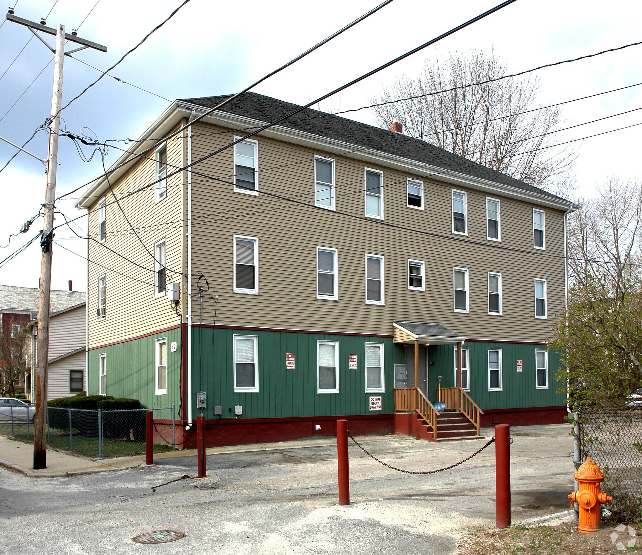 32 Northeast St, Woonsocket, RI for sale Primary Photo- Image 1 of 1