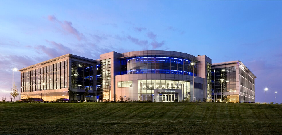 18881 W Dodge Rd, Omaha, NE for lease - Building Photo - Image 1 of 21