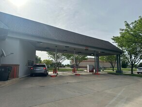 2221 W 31st St, Lawrence, KS for sale Building Photo- Image 2 of 10