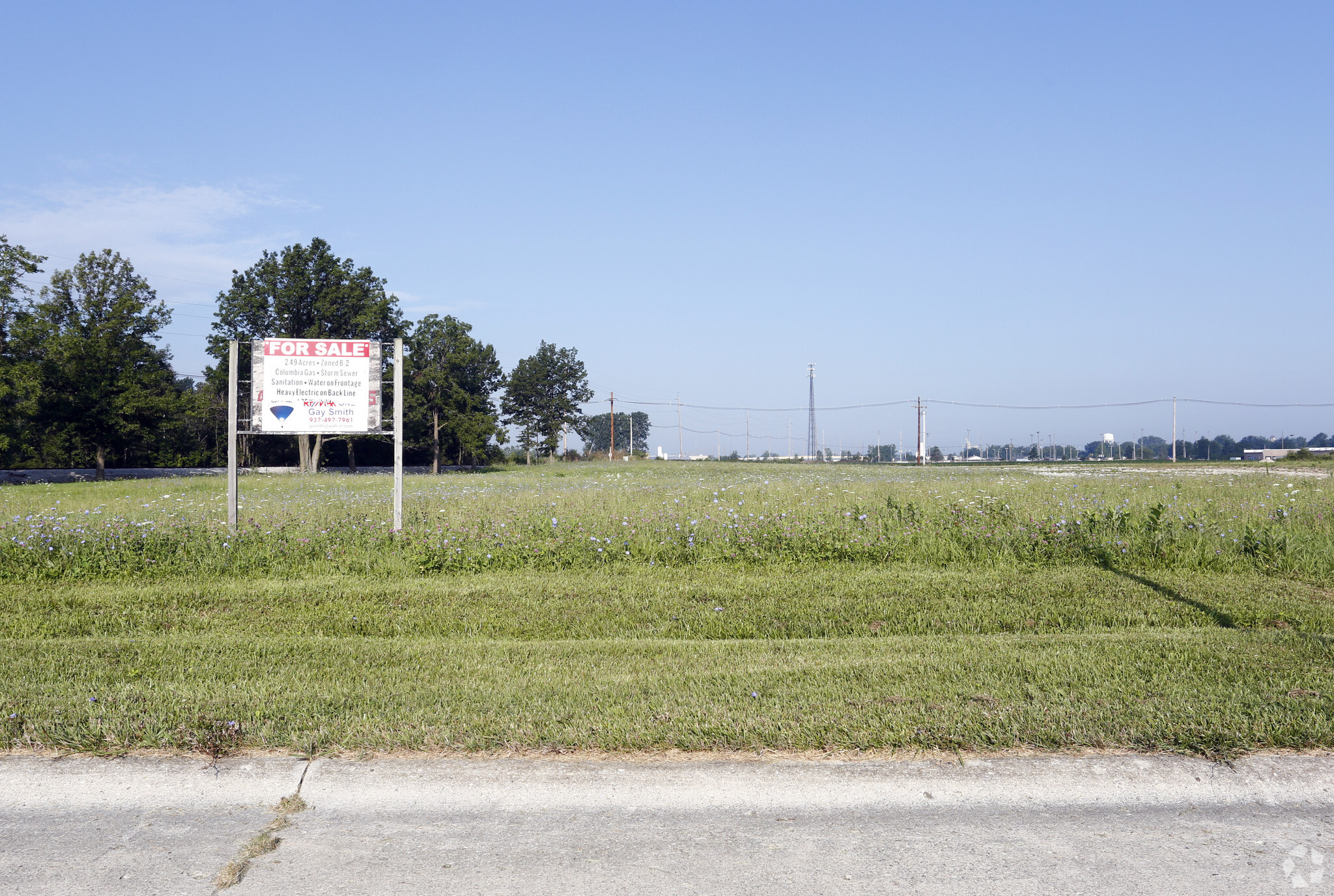 Lunar Dr, Wapakoneta, OH for sale Primary Photo- Image 1 of 1