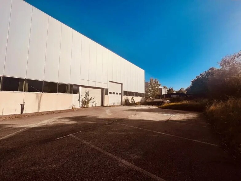 Flex in Bois-d'Arcy for sale - Building Photo - Image 3 of 10