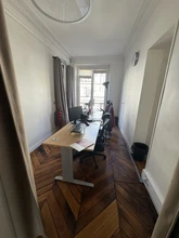 Office in Paris for lease Interior Photo- Image 1 of 4