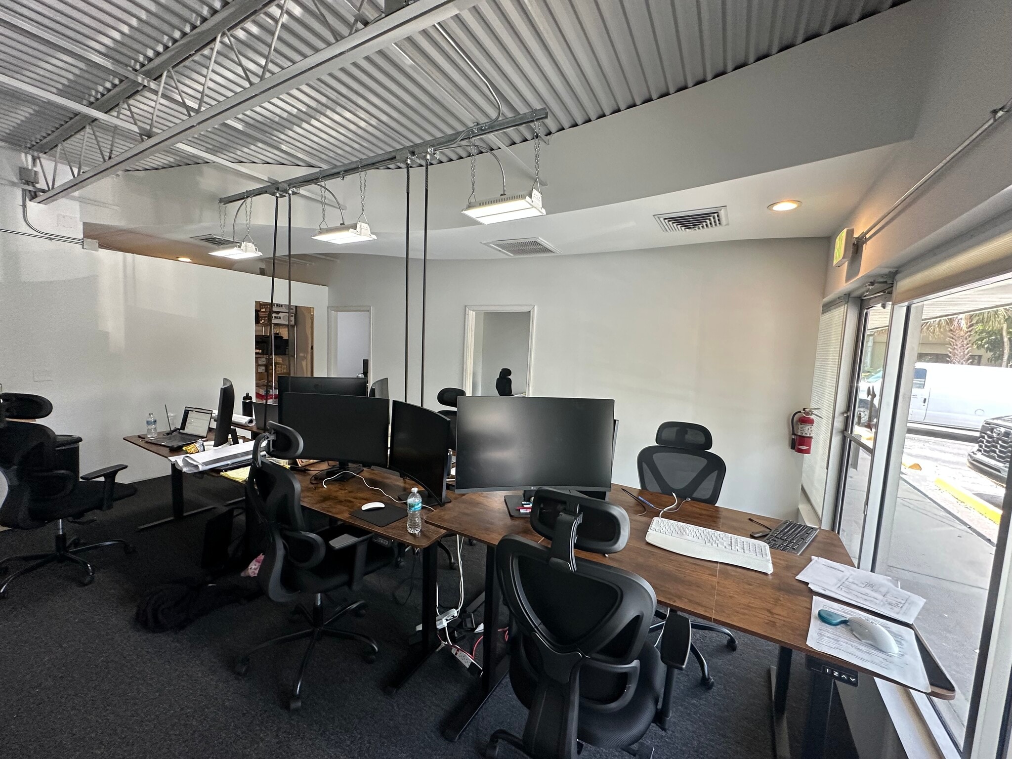 5625 4th St N, Saint Petersburg, FL for lease Building Photo- Image 1 of 5