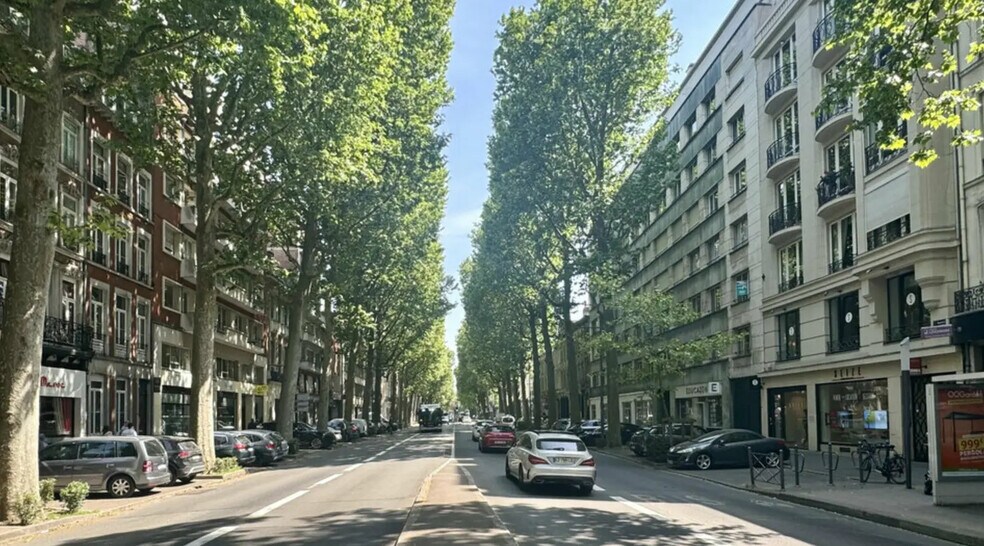 Office in Lille for sale - Building Photo - Image 2 of 12