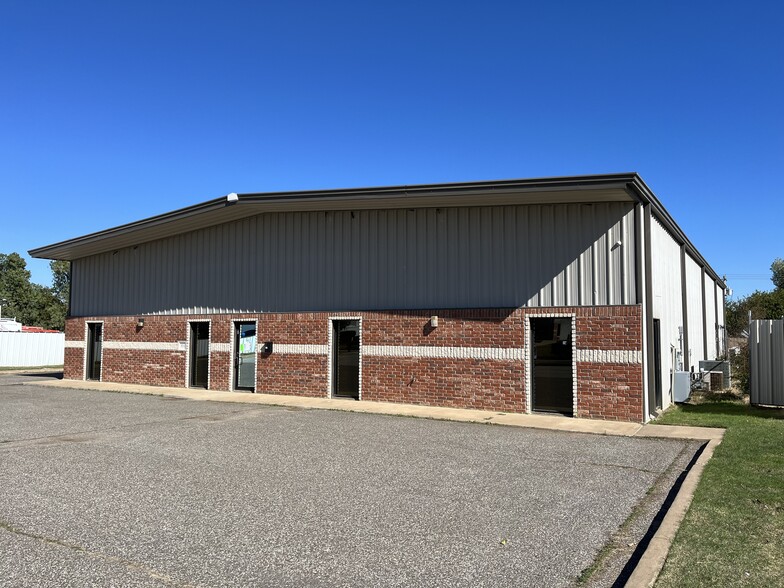 804 Messenger Ln, Oklahoma City, OK for lease - Building Photo - Image 3 of 7