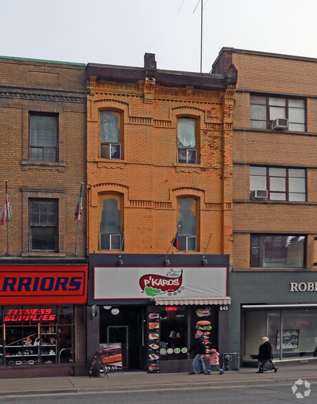 645 Yonge St, Toronto, ON for lease - Building Photo - Image 2 of 3