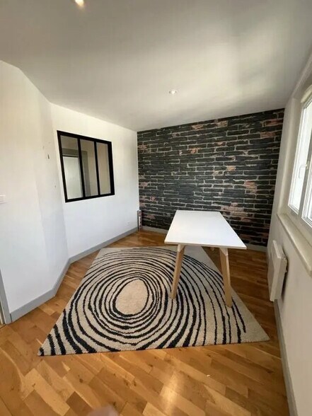 Office in Anglet for lease - Building Photo - Image 2 of 5