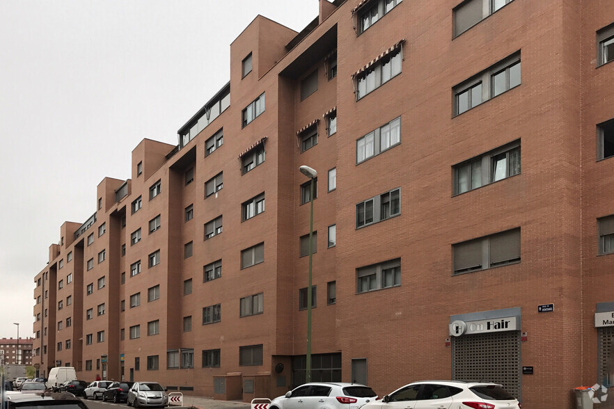 Multifamily in Madrid, MAD for sale - Primary Photo - Image 1 of 1