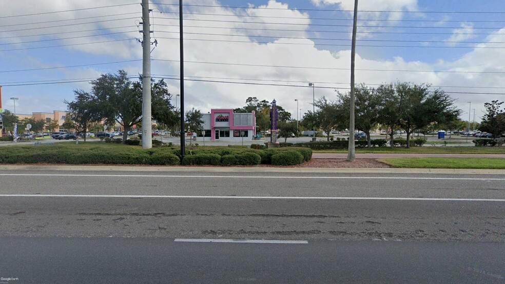 4799 W Irlo Bronson Memorial Hwy, Kissimmee, FL for lease - Building Photo - Image 1 of 2