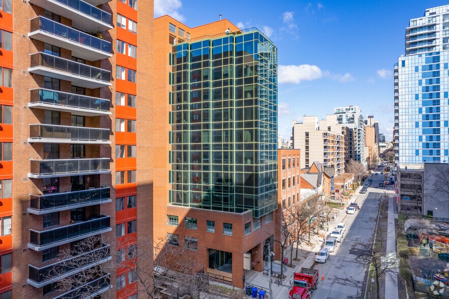 30 St Patrick St, Toronto, ON for lease - Building Photo - Image 3 of 5