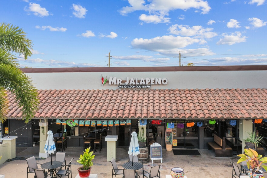 1638 SE Federal Hwy, Stuart, FL for lease - Building Photo - Image 1 of 41