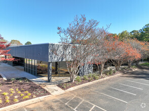 7500 E Independence Blvd, Charlotte, NC for lease Building Photo- Image 2 of 3