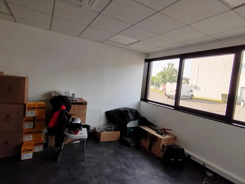 Office in Toulouse for lease - Building Photo - Image 3 of 11