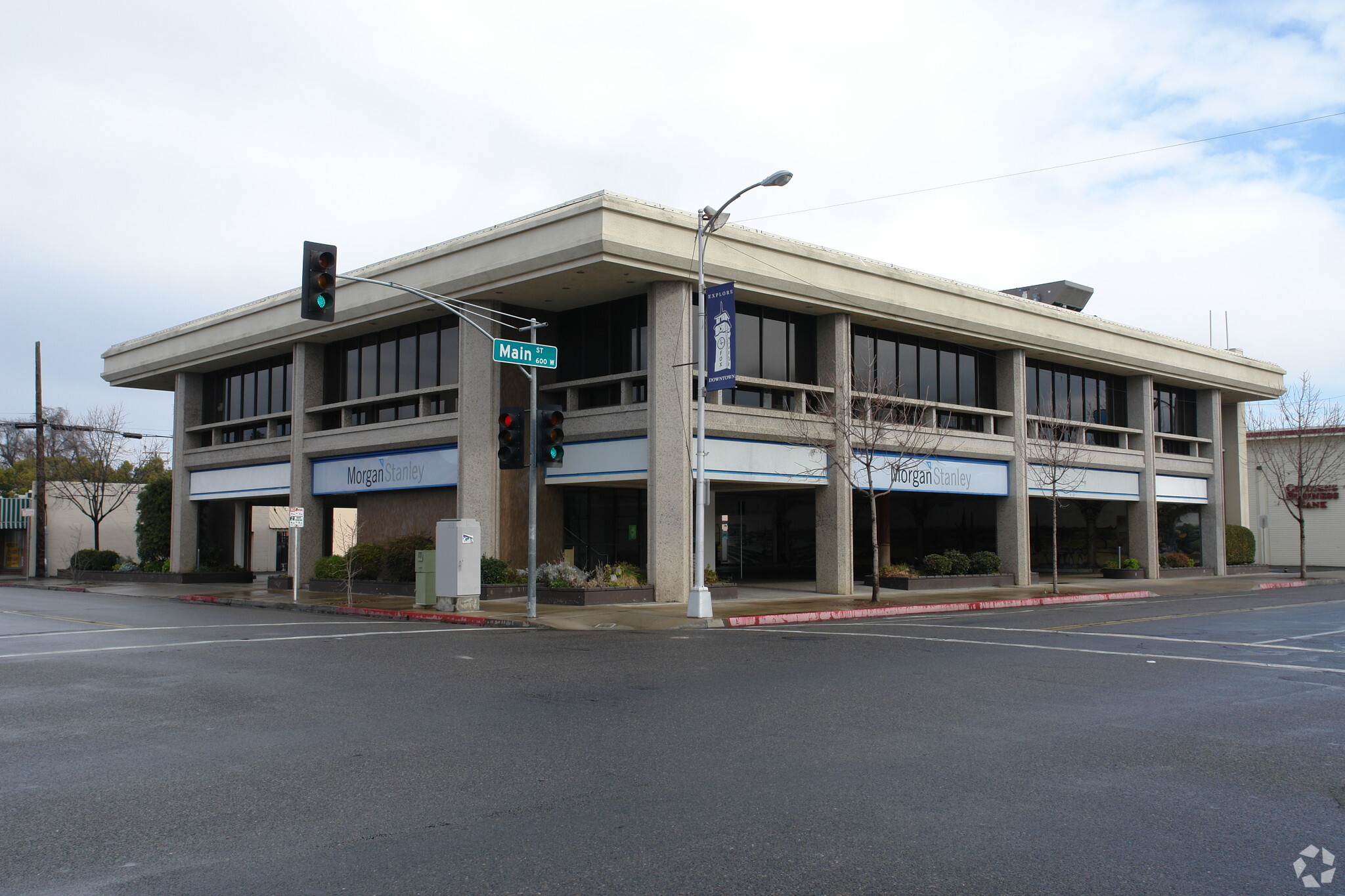 520 W Main St, Visalia, CA for sale Primary Photo- Image 1 of 1