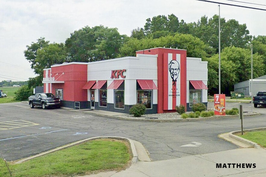 222 Lansing St, Charlotte, MI for sale - Building Photo - Image 2 of 3