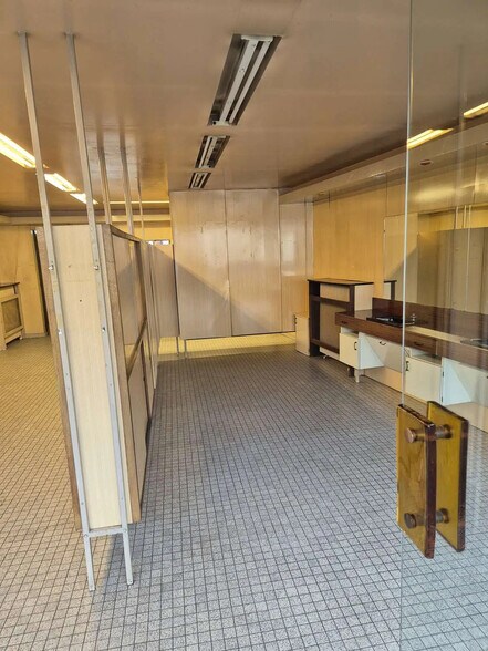 Retail in Sartrouville for lease - Interior Photo - Image 3 of 4