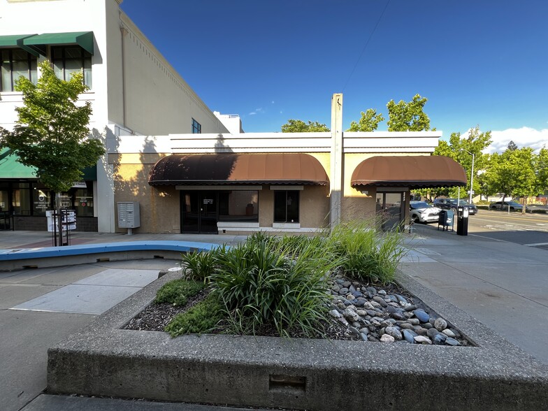 1675 Market St, Redding, CA for sale - Building Photo - Image 2 of 8