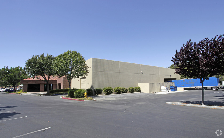 3500-3550 W Warren Ave, Fremont, CA for lease - Building Photo - Image 2 of 4