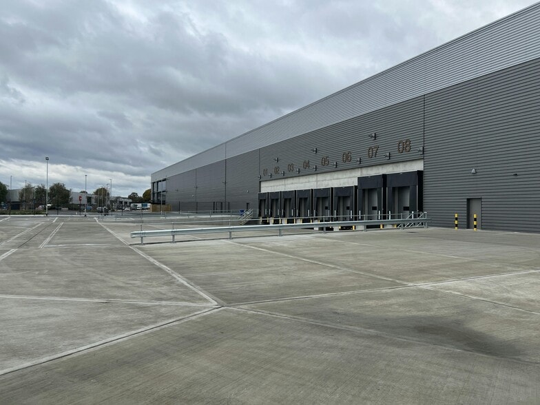 Walton Rd, Portsmouth for lease - Building Photo - Image 2 of 37