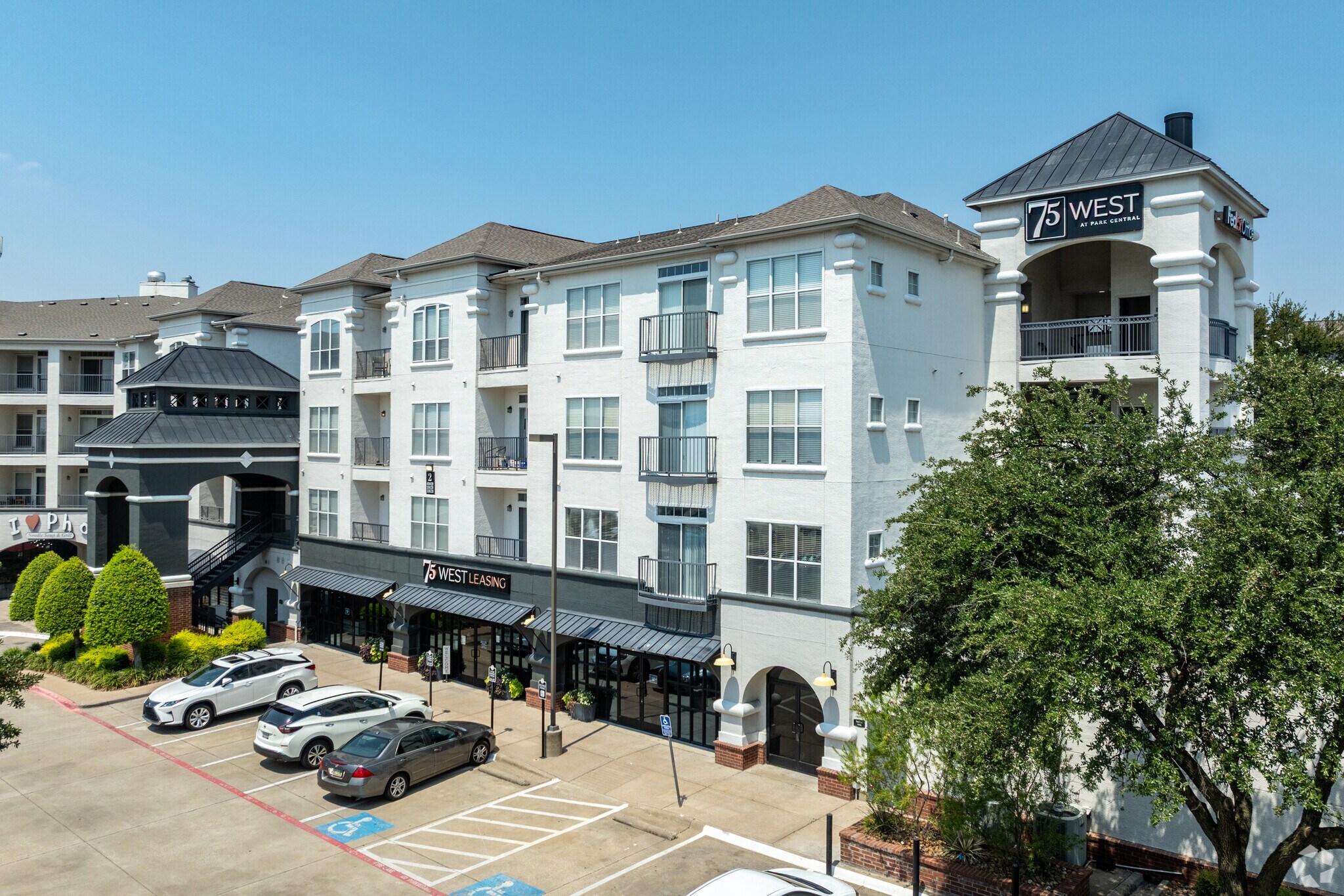 7927 Forest Ln, Dallas, TX for sale Primary Photo- Image 1 of 1