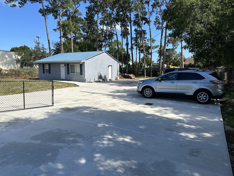 4736 Lake Worth Rd, Greenacres, FL for sale - Building Photo - Image 2 of 3