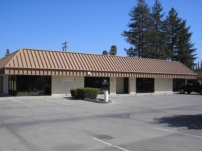 430 W Caldwell Ave, Visalia, CA 93277