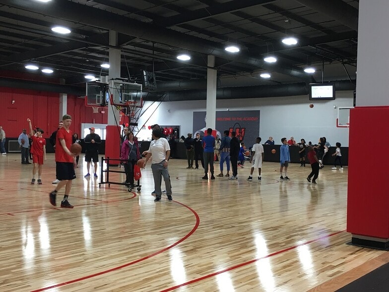 140 Long Rd, Chesterfield, MO for lease - Interior Photo - Image 3 of 3