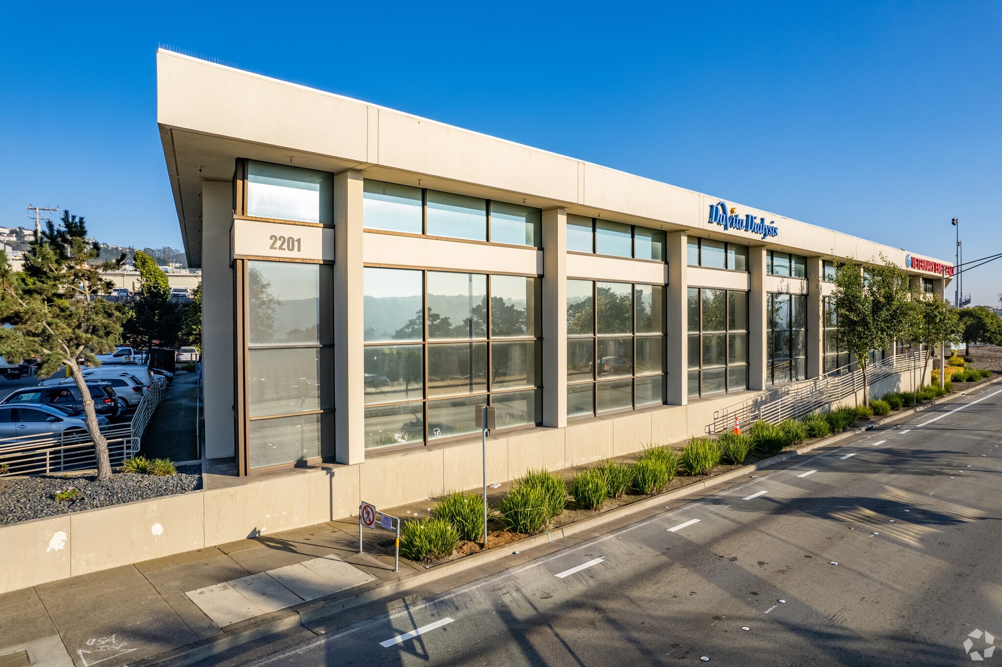 2201 Junipero Serra Blvd, Daly City, CA for lease Primary Photo- Image 1 of 11