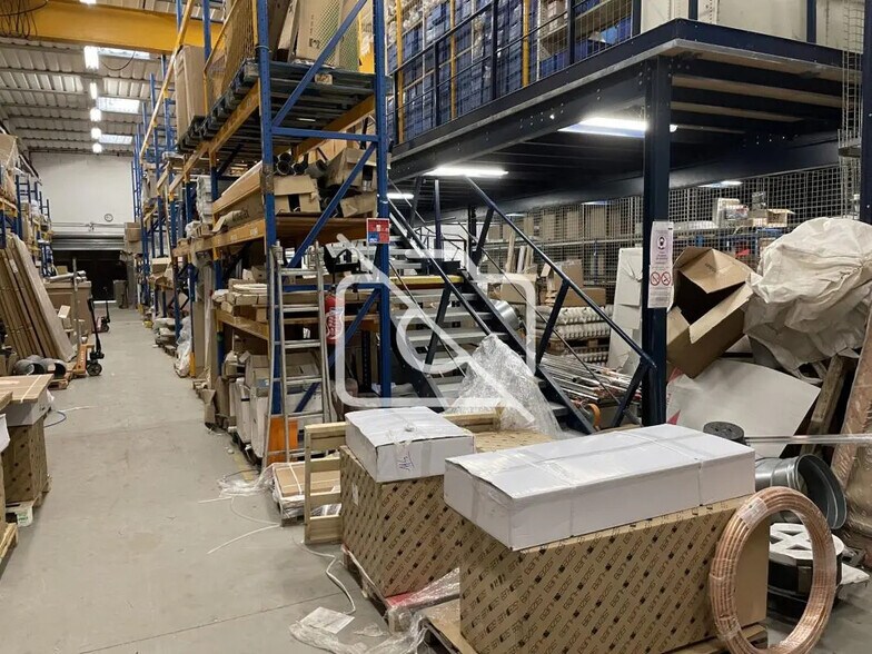 Industrial in Champigny-sur-Marne for sale - Interior Photo - Image 2 of 4