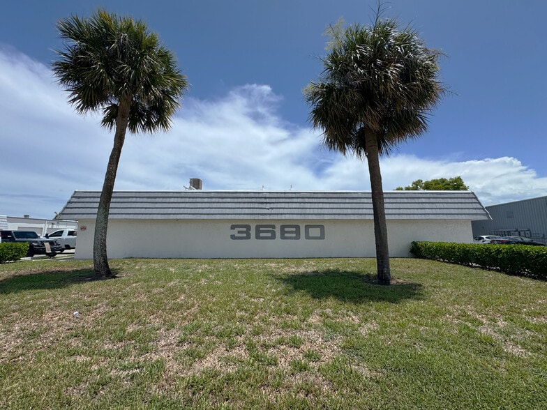 3680 Investment Ln, Riviera Beach, FL for sale - Building Photo - Image 3 of 18