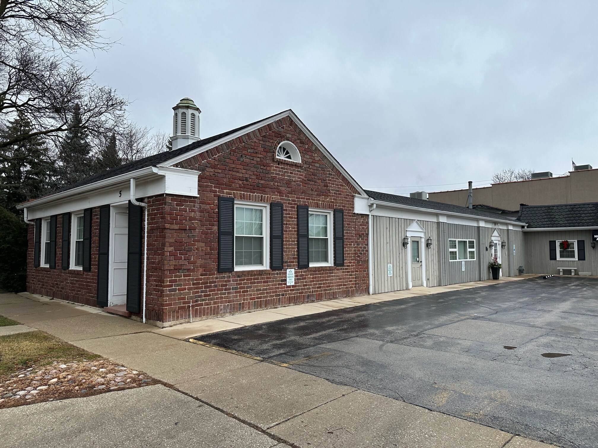 25 W Chicago Ave, Hinsdale, IL for sale Primary Photo- Image 1 of 1