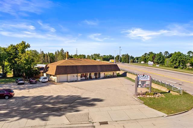 2210 Kingston Rd, Wisconsin Rapids, WI for sale - Building Photo - Image 2 of 7