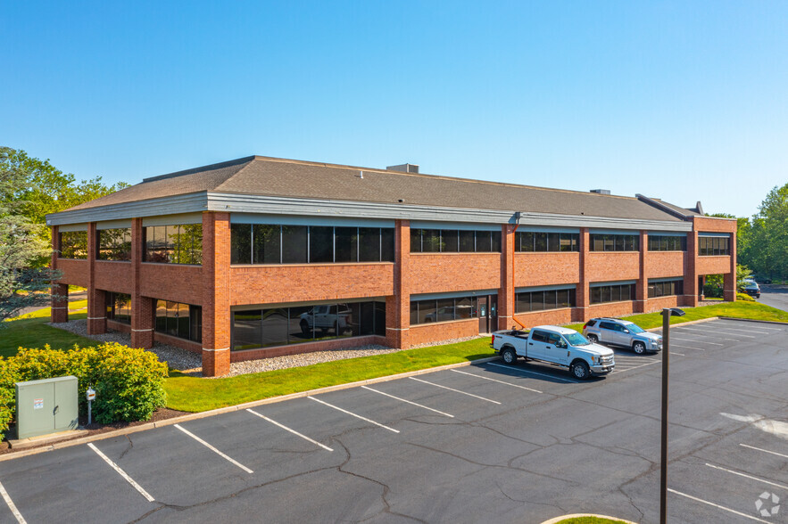 1155 Business Center Dr, Horsham, PA for lease - Building Photo - Image 2 of 6