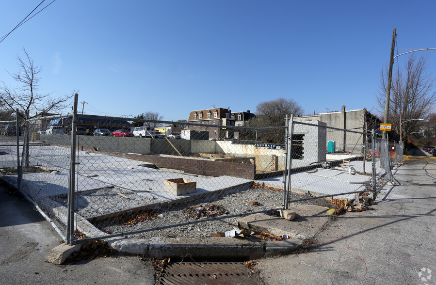 4619 Woodland Ave, Philadelphia, PA for lease - Building Photo - Image 3 of 17