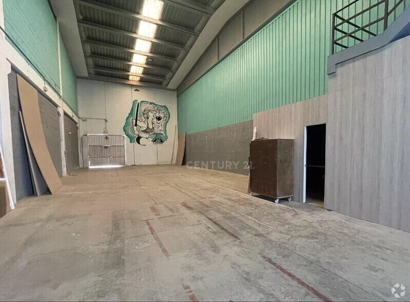 in Alcalá de Henares, Madrid for sale - Interior Photo - Image 1 of 1