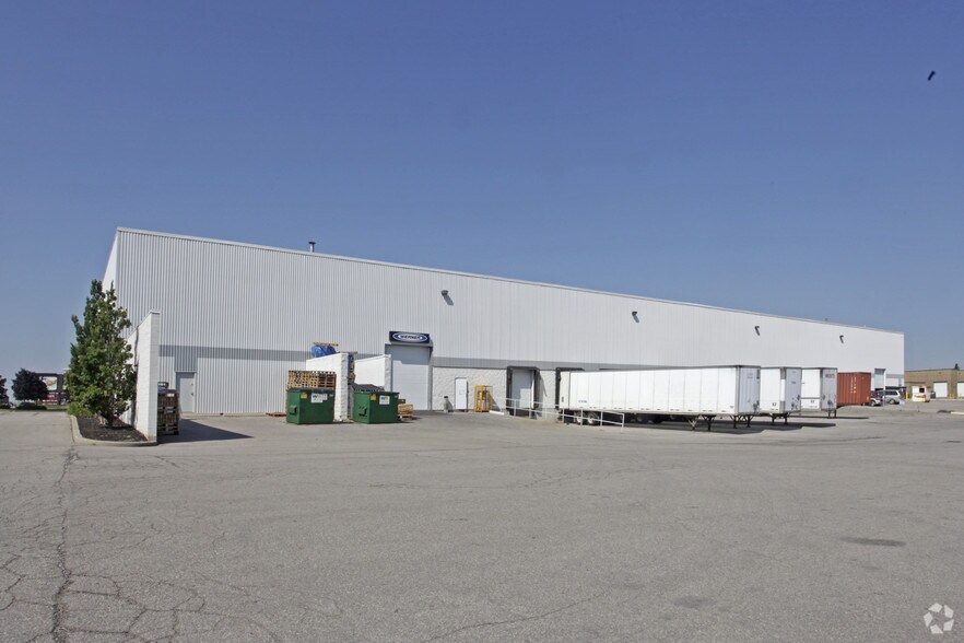 185 Courtneypark Dr, Mississauga, ON for lease - Building Photo - Image 2 of 2
