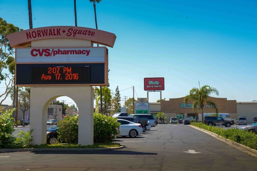 11559 Rosecrans Ave, Norwalk, CA for sale - Building Photo - Image 3 of 17