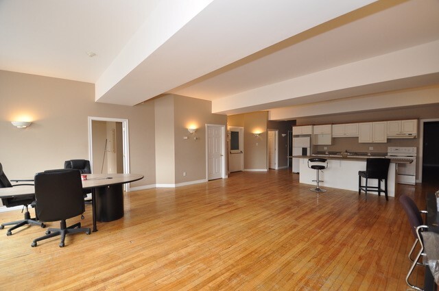 172 King St, London, ON for sale - Interior Photo - Image 3 of 7