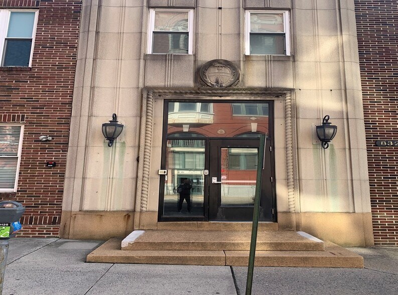 832 Walnut St, Reading, PA 19601