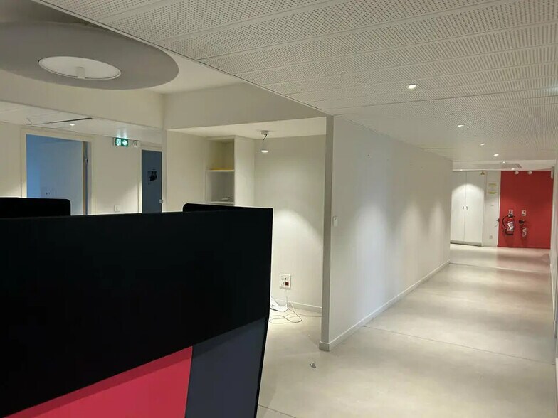 Office in Lyon for sale - Interior Photo - Image 3 of 14
