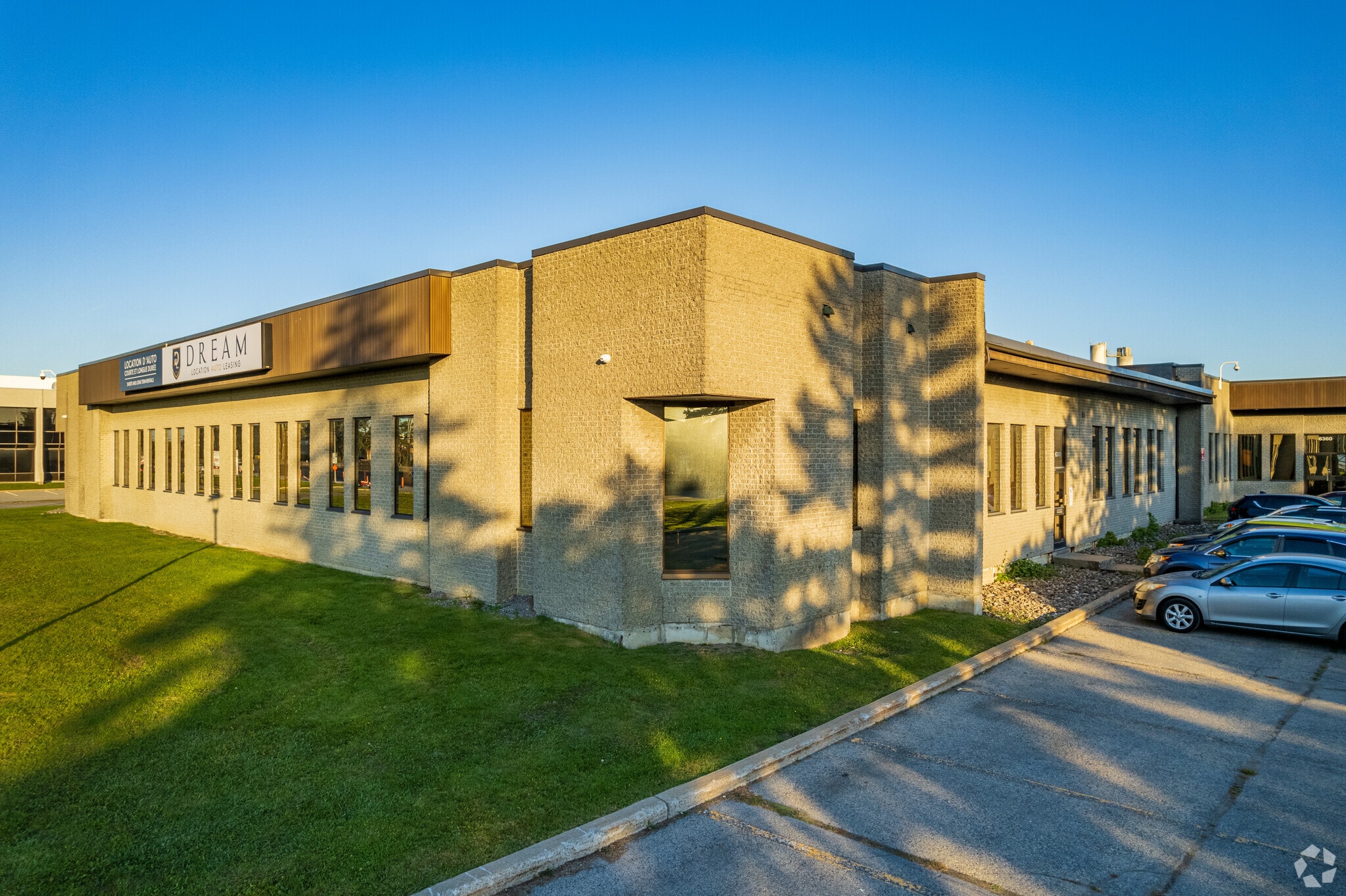 6320-6380 Ch de la Côte-de-Liesse, Montréal, QC for lease Primary Photo- Image 1 of 21