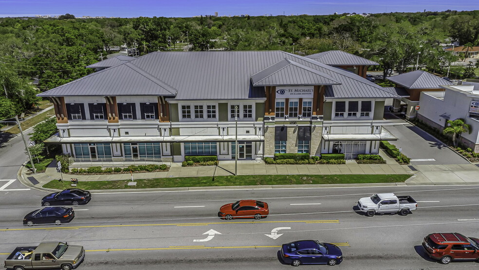 1030 W Bay Dr, Largo, FL for lease - Building Photo - Image 2 of 40