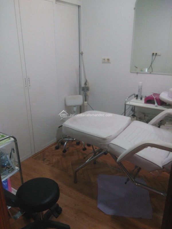 Retail in Cáceres, Cáceres for lease Building Photo- Image 1 of 17