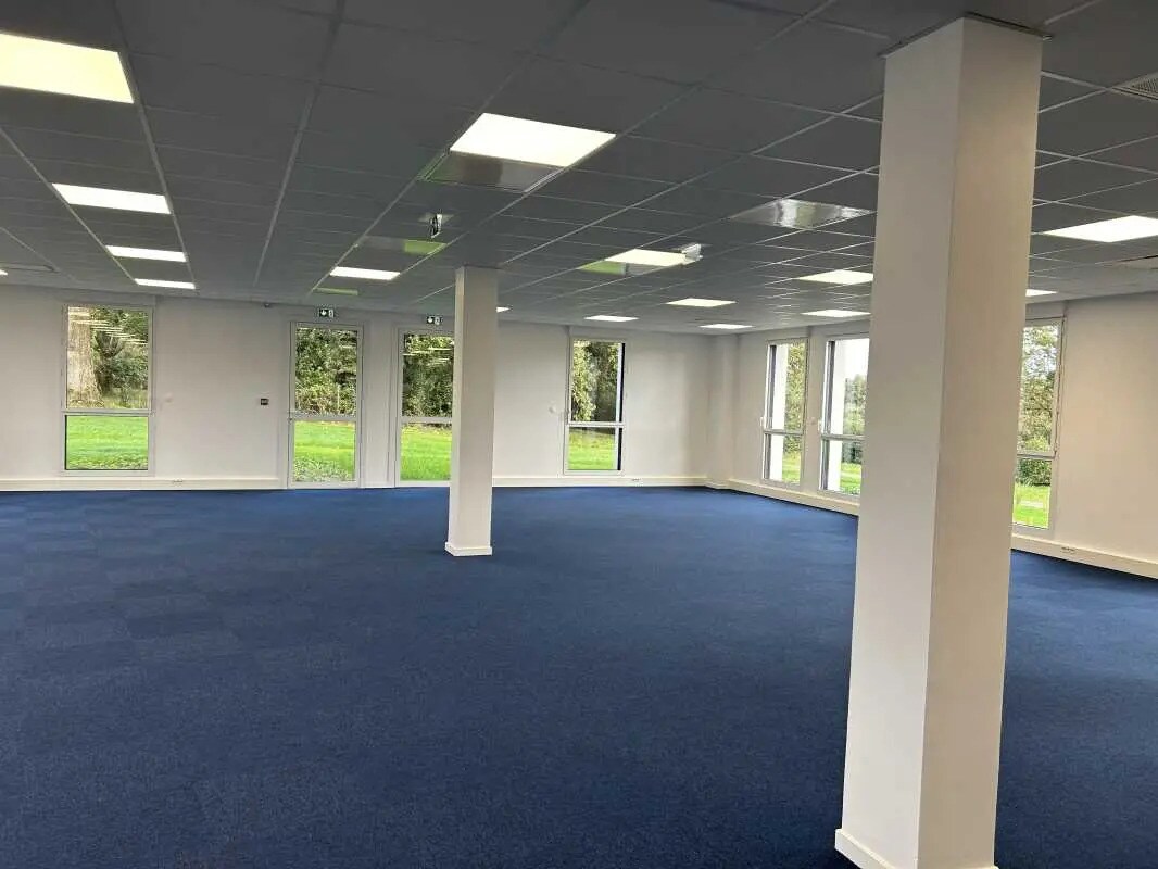 Office in Pornic for lease Building Photo- Image 1 of 13