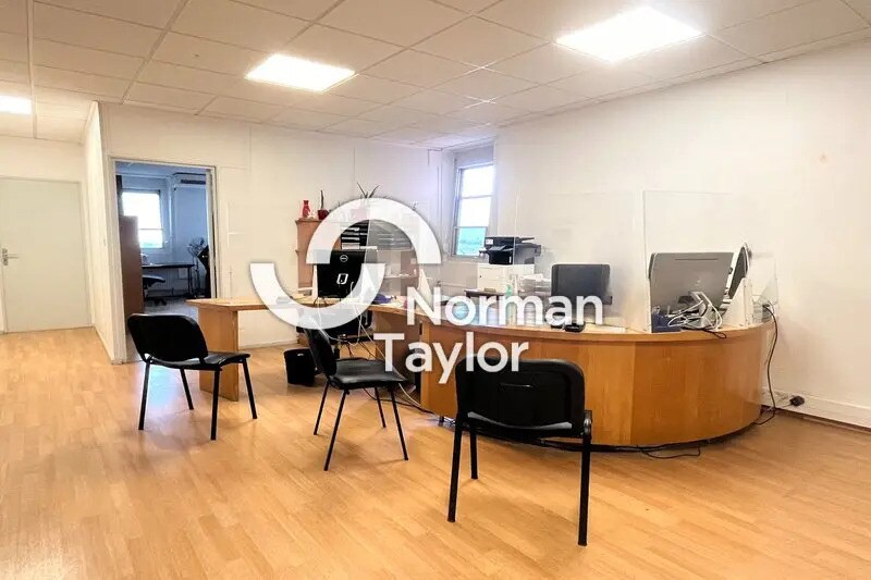 Office in Montpellier for sale - Interior Photo - Image 1 of 10