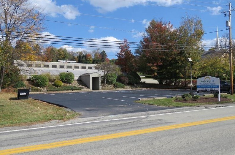 811 S Center Ave, New Stanton, PA 15672 Office for Sale