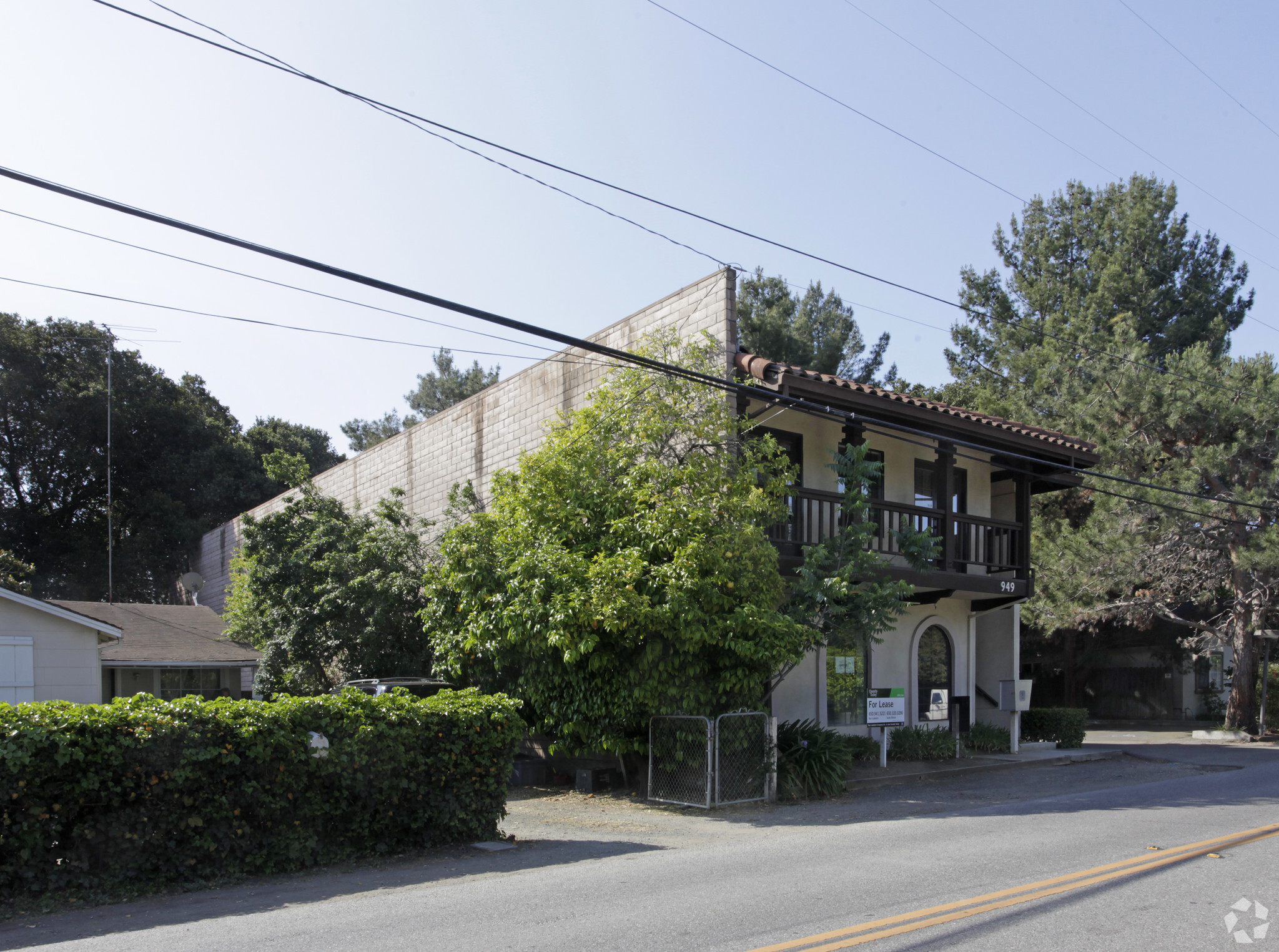 949 Sherwood Ave, Los Altos, CA for lease Primary Photo- Image 1 of 3